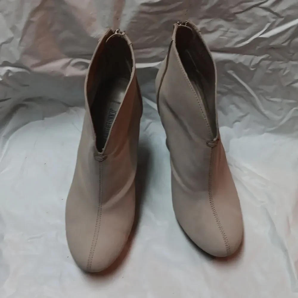 Jennifer Lopez Women's Cream Wedge Ankle Boots Size 7